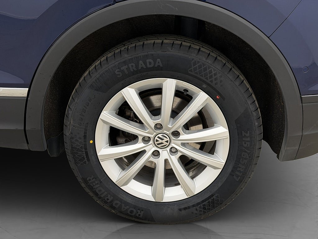 Vehicle Image 32
