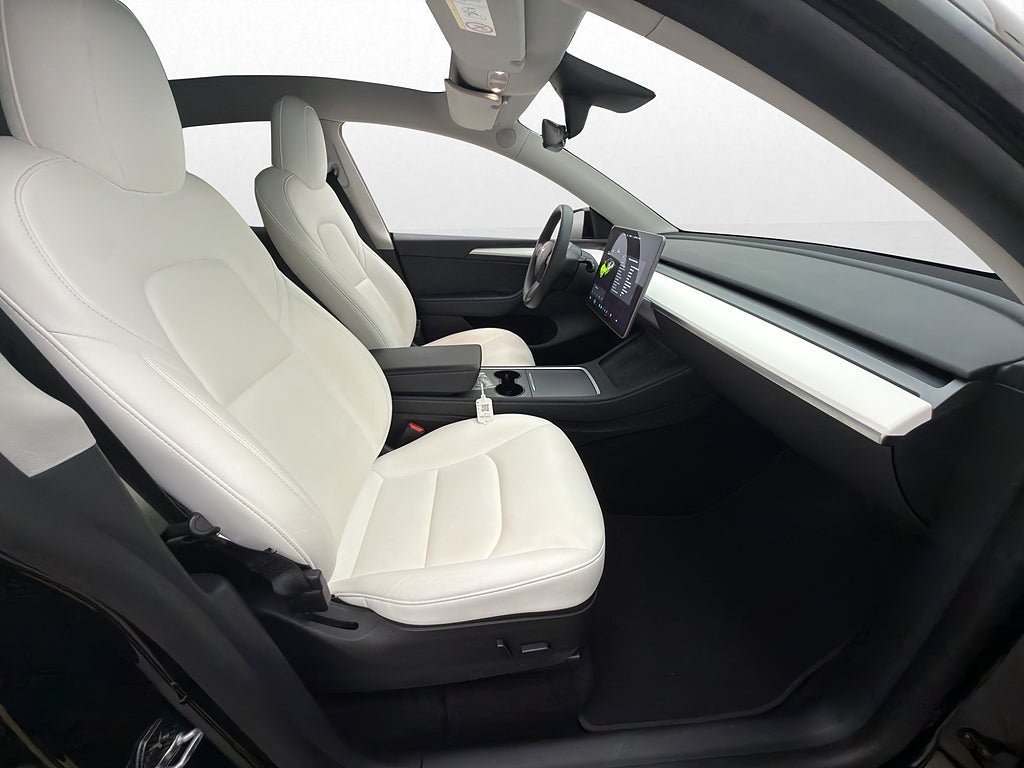Vehicle Image 23