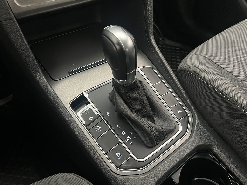 Vehicle Image 24