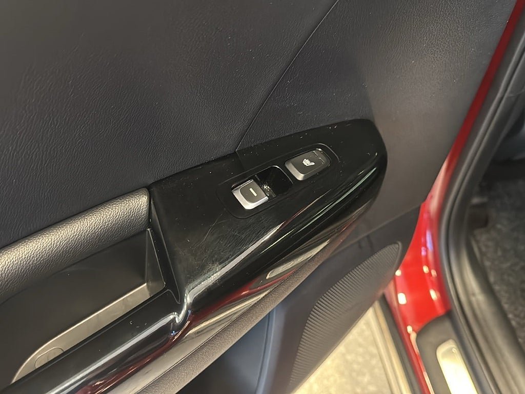 Vehicle Image 17