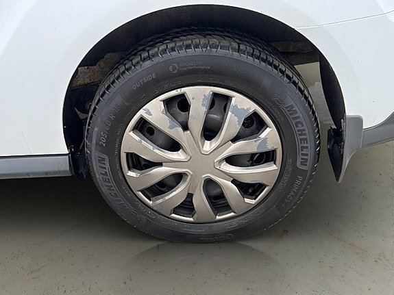 Vehicle Image 29