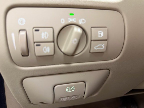 Vehicle Image 24