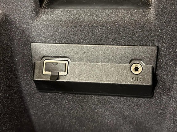 Vehicle Image 25