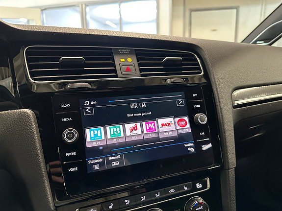 Vehicle Image 12