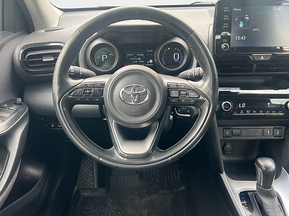 Vehicle Image 13
