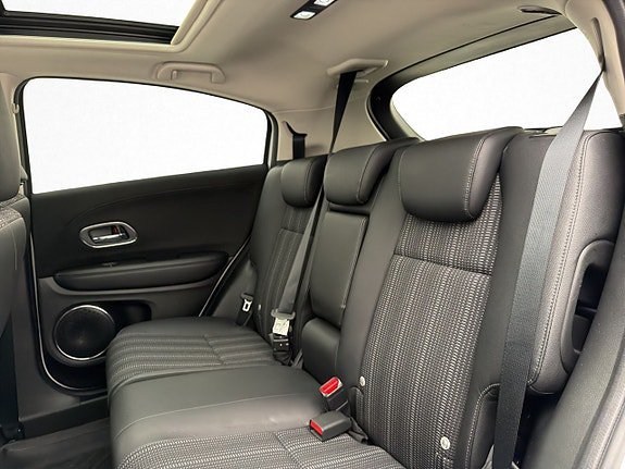 Vehicle Image 23