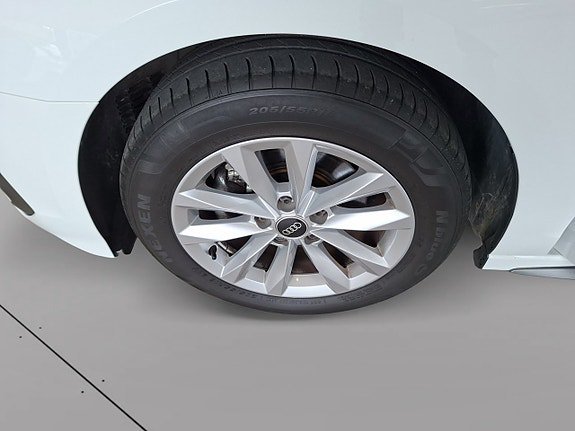 Vehicle Image 14