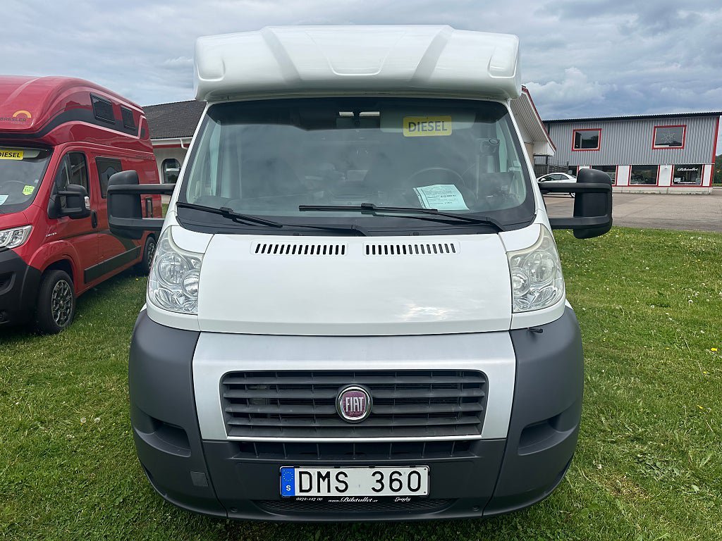 Vehicle Image 38