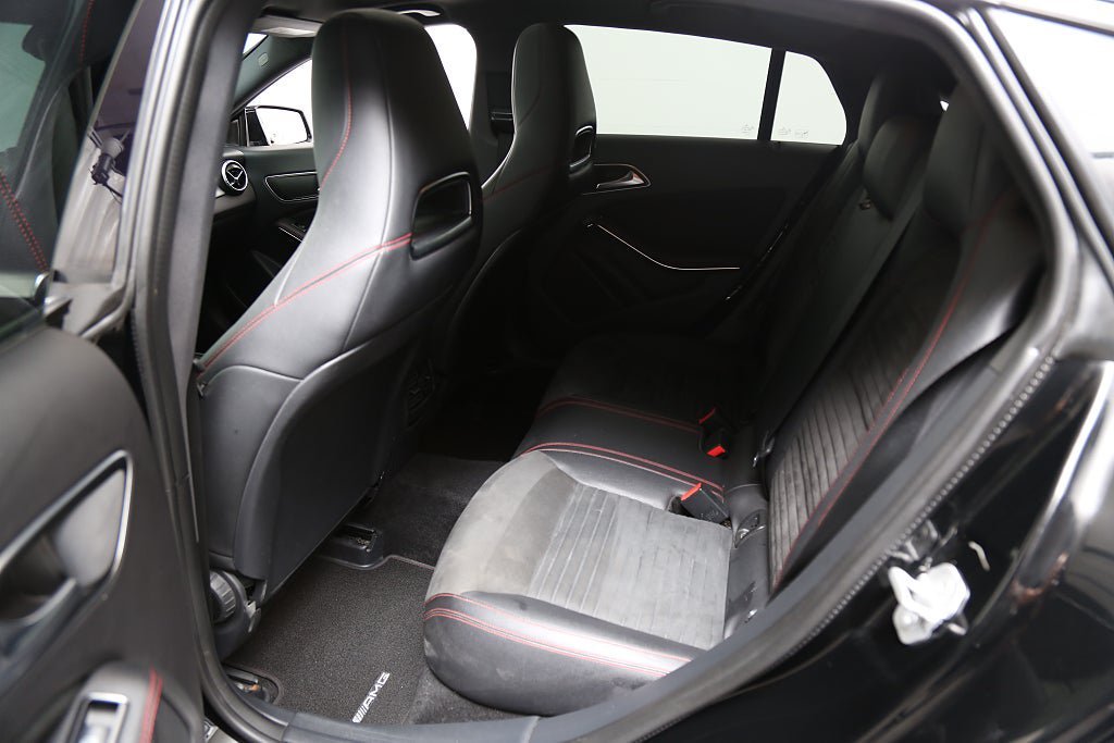Vehicle Image 25