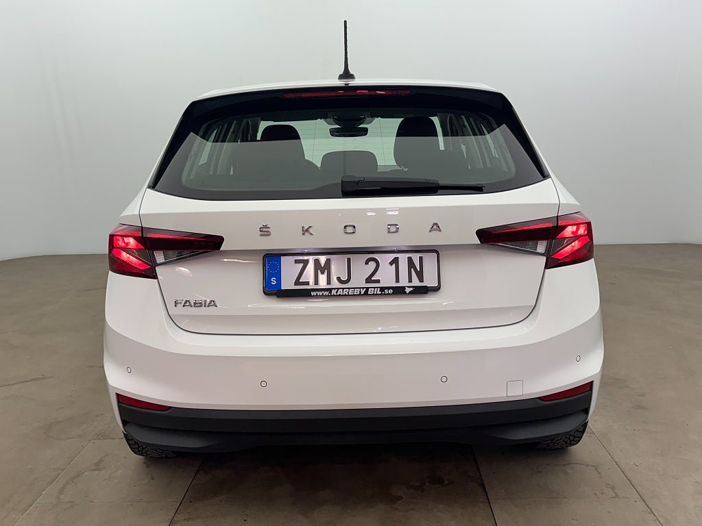 Vehicle Image 5