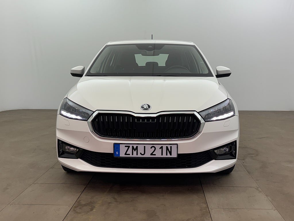 Vehicle Image 9