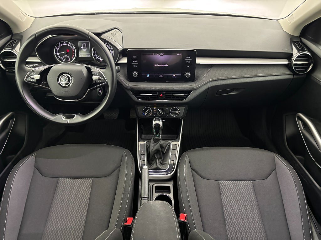 Vehicle Image 16