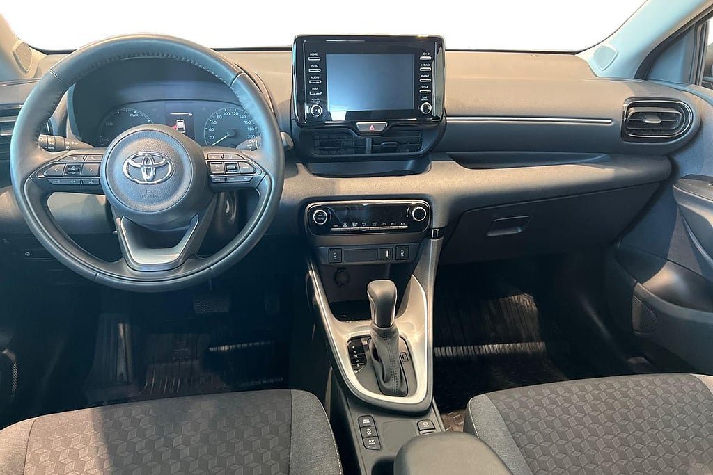 Vehicle Image 10