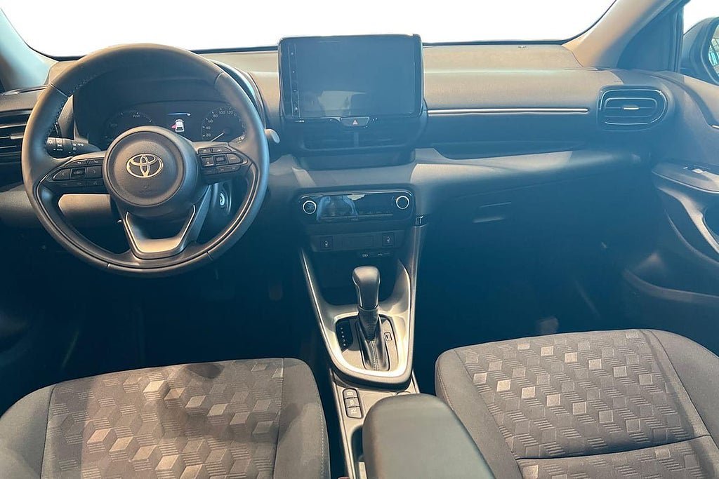 Vehicle Image 10