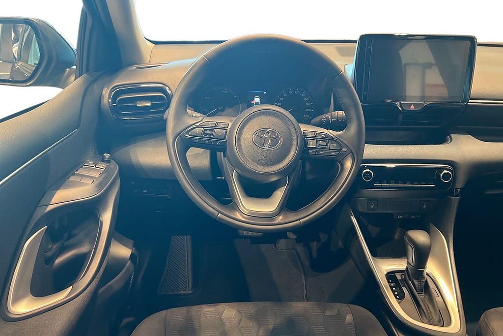 Vehicle Image 11