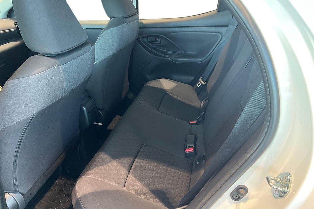 Vehicle Image 13