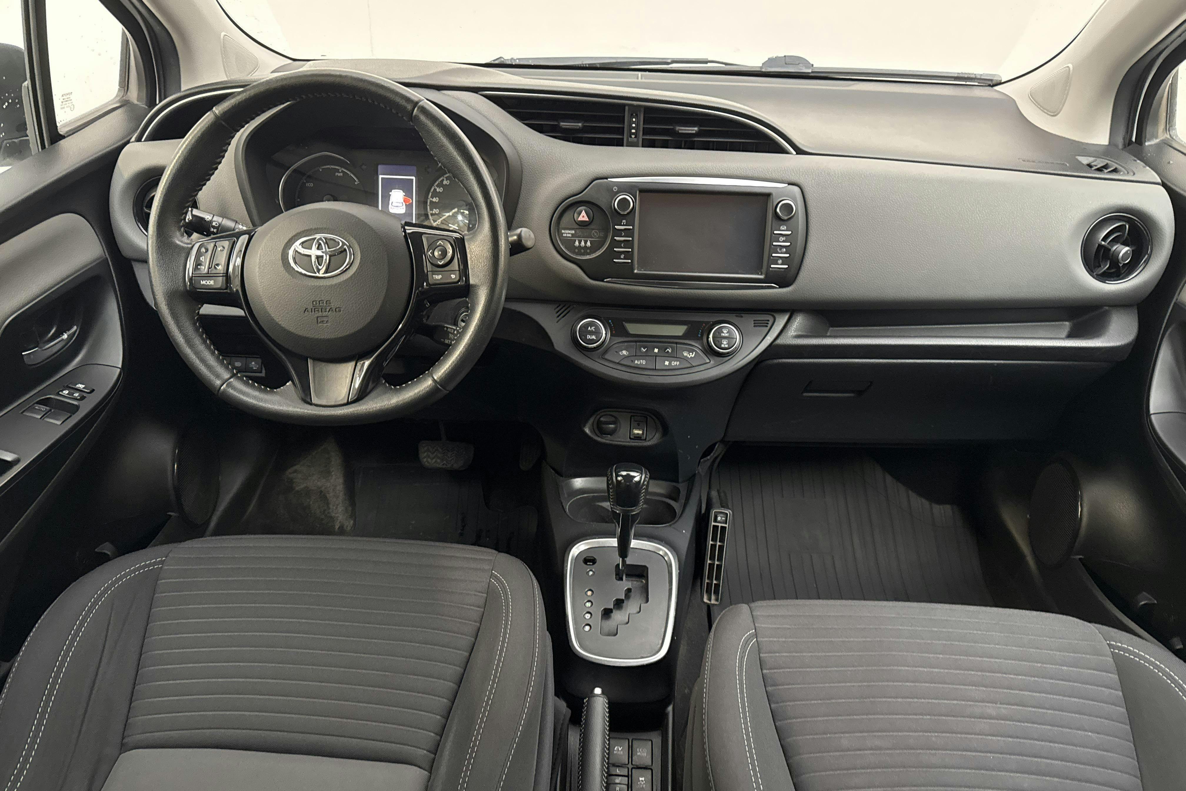 Vehicle Image 6