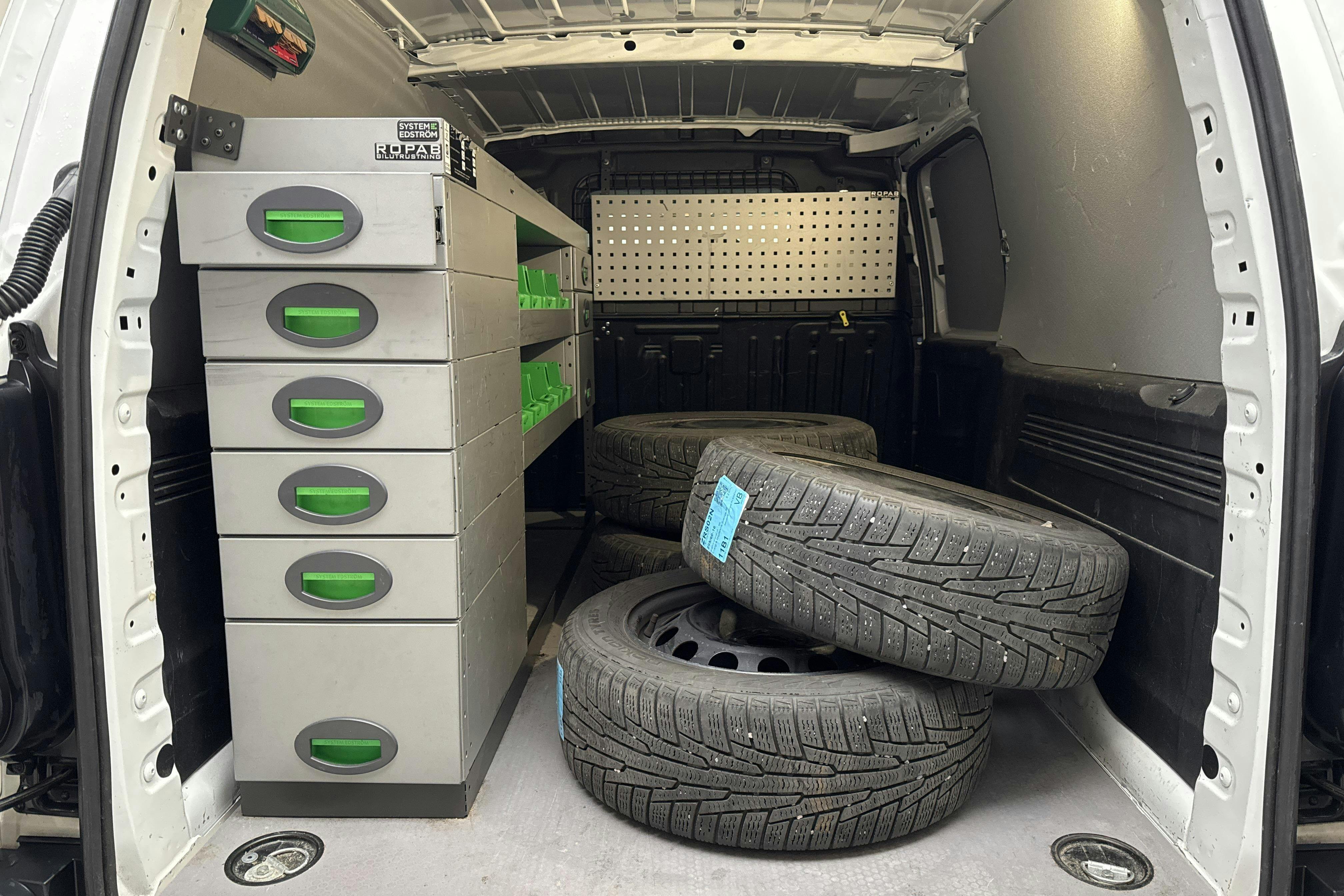 Vehicle Image 8