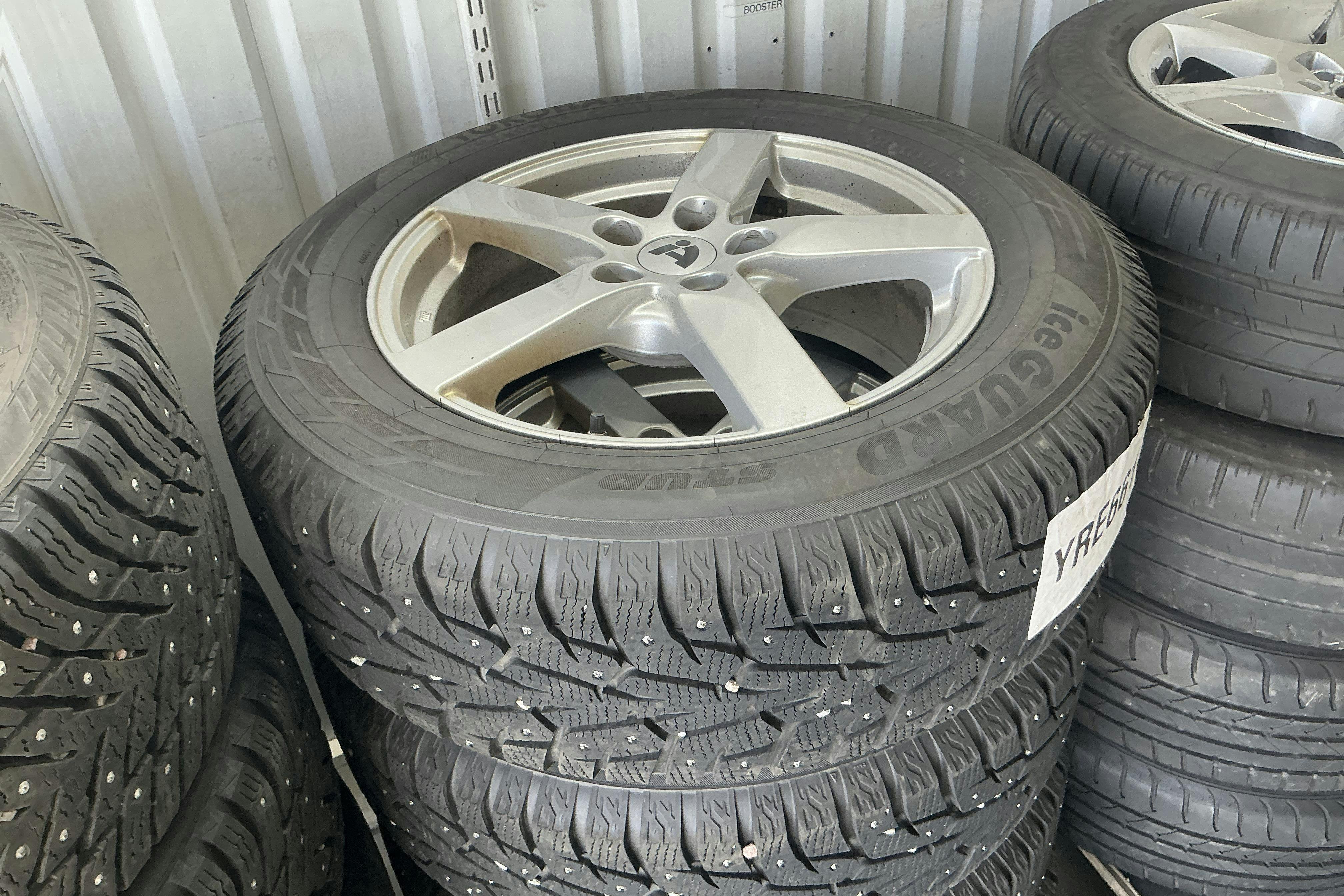 Vehicle Image 13