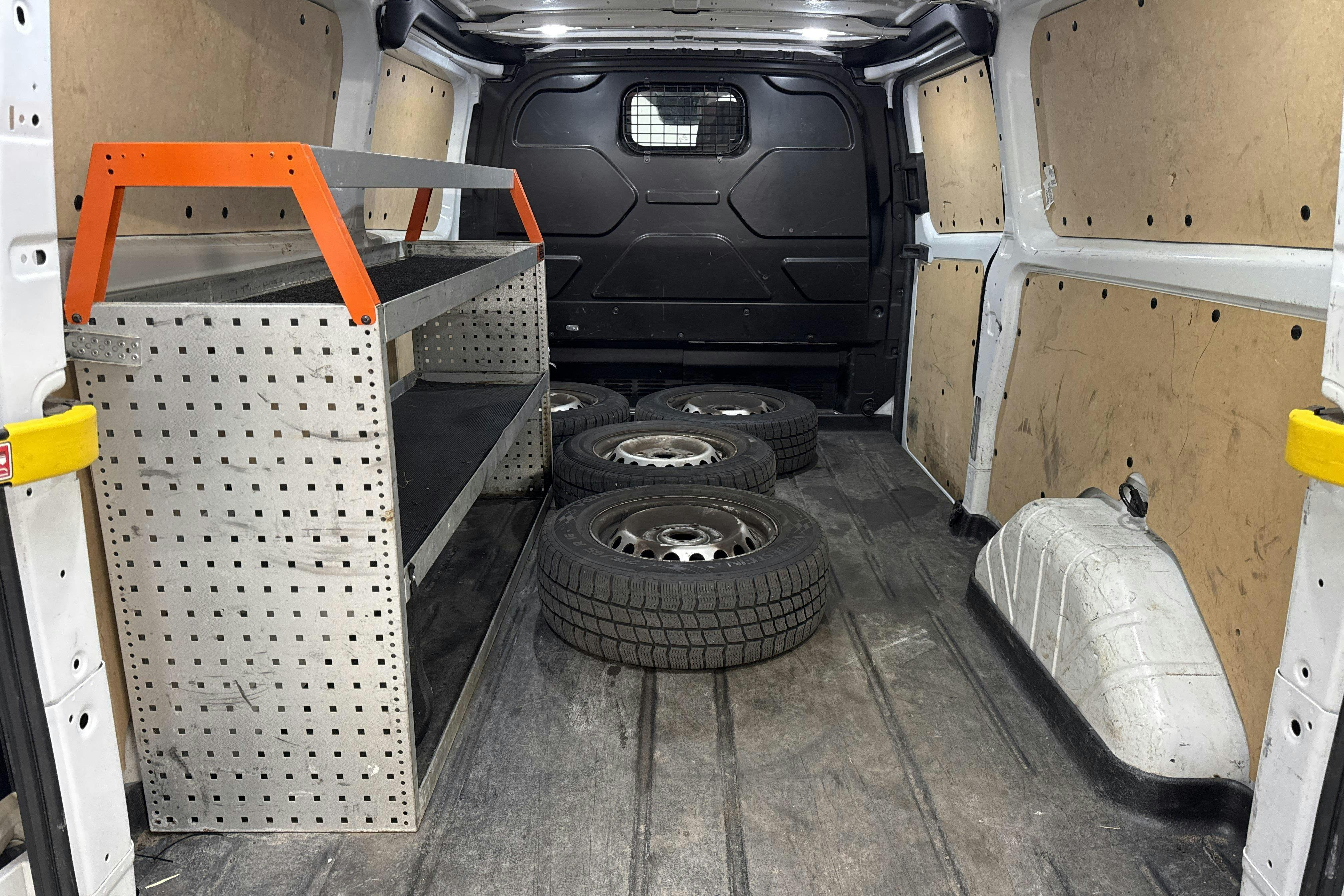 Vehicle Image 8