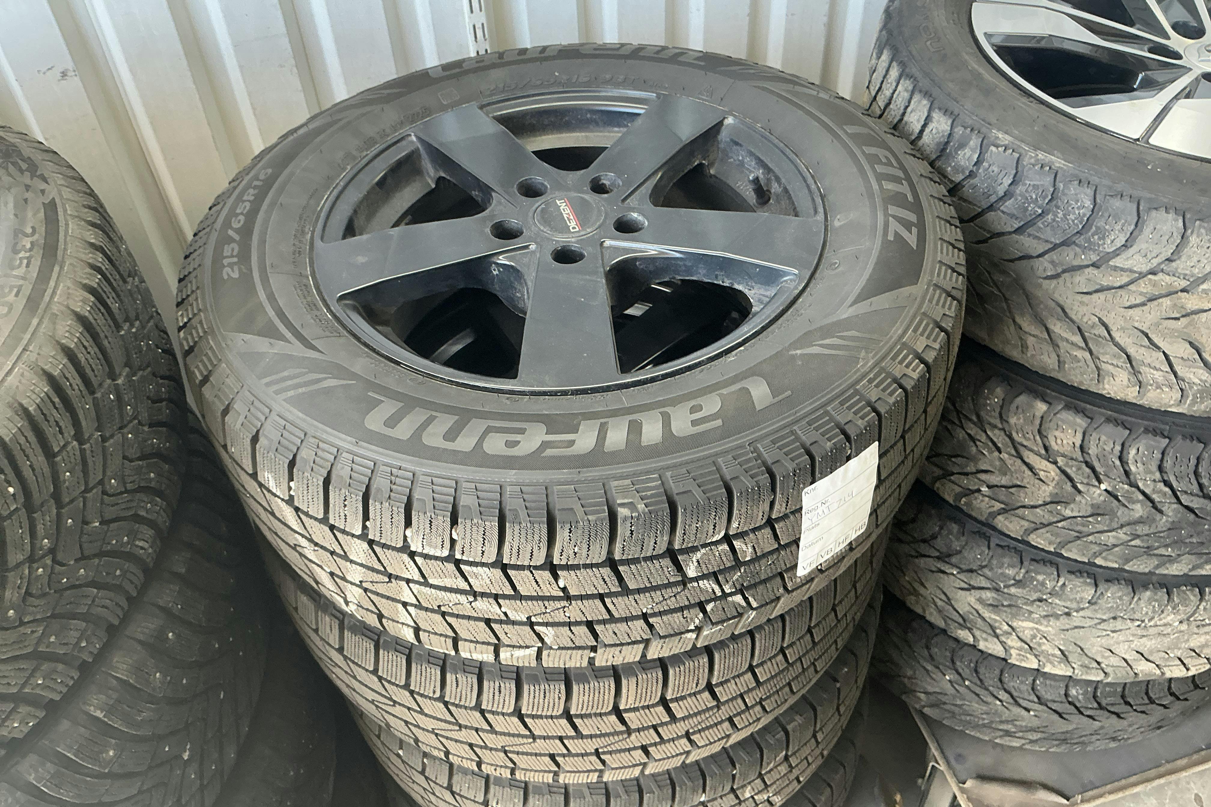 Vehicle Image 12