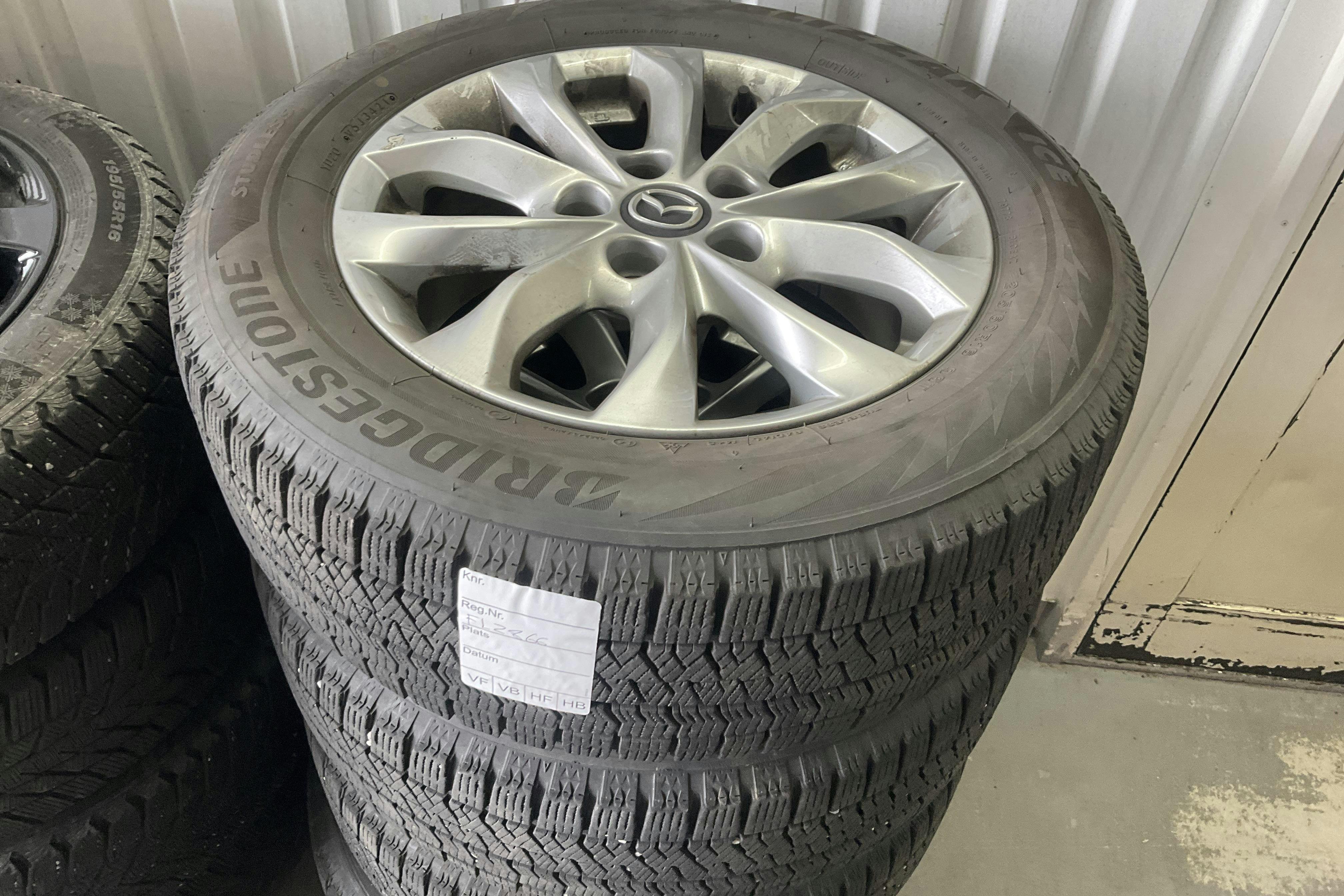 Vehicle Image 12