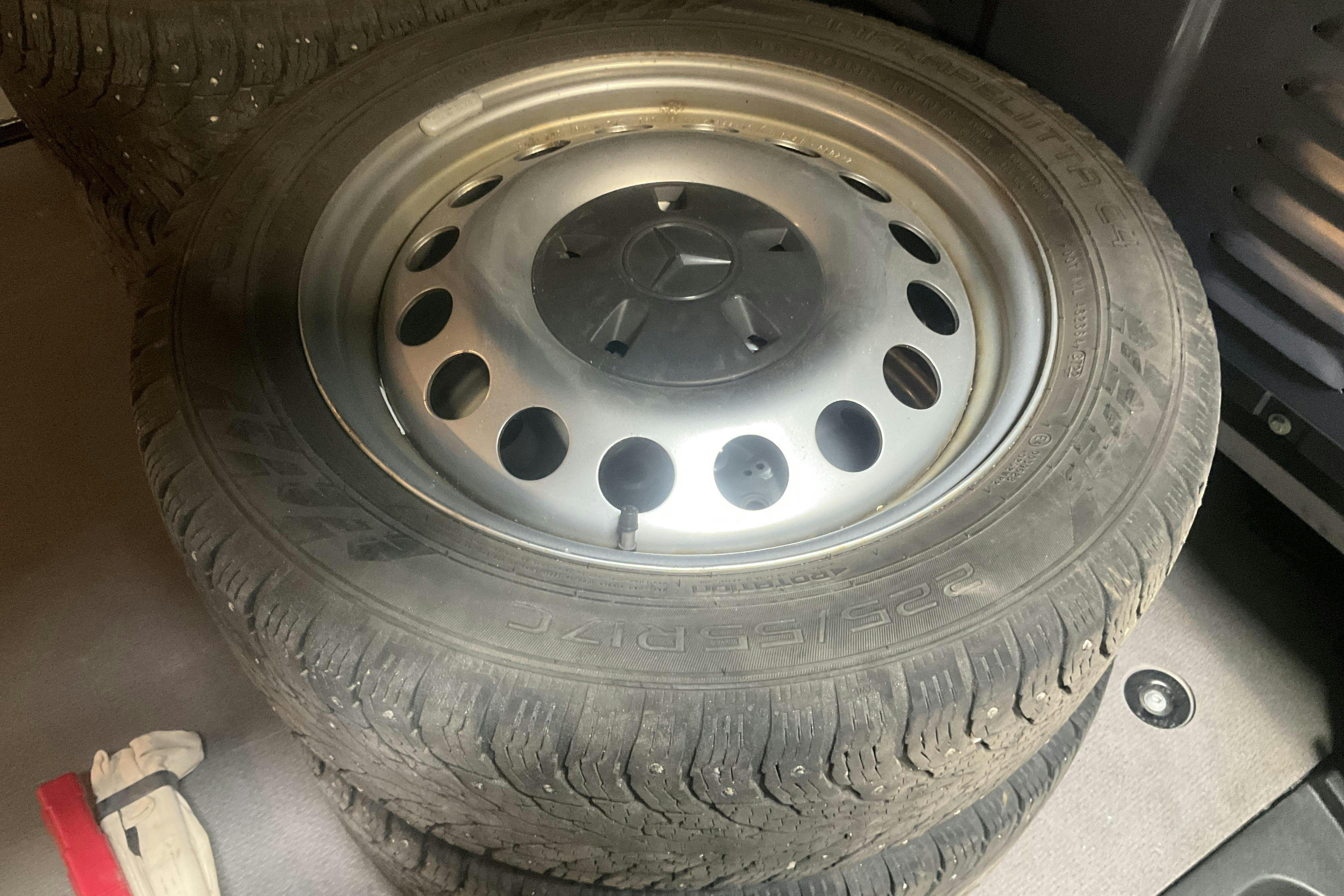 Vehicle Image 12