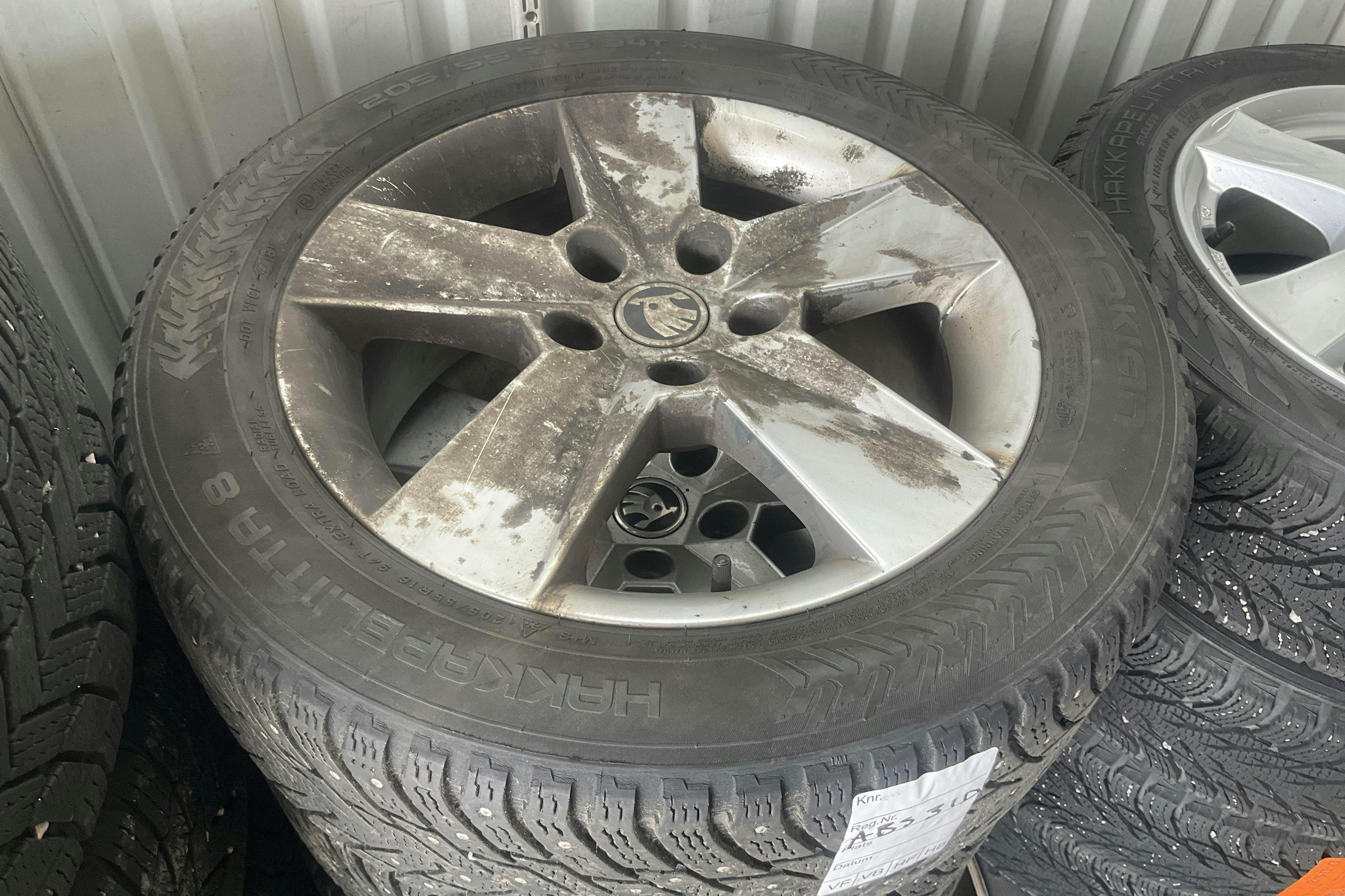 Vehicle Image 15
