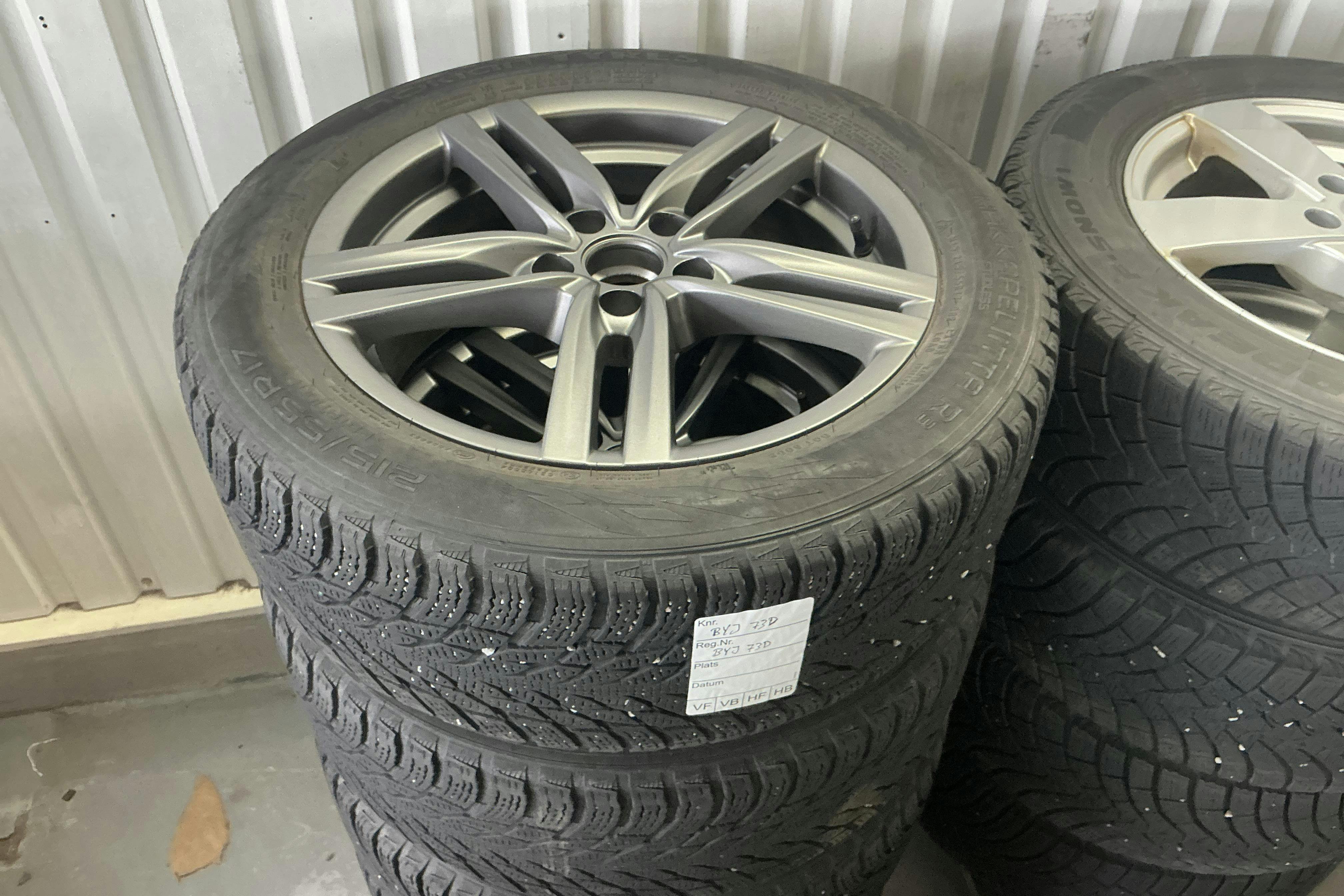 Vehicle Image 14