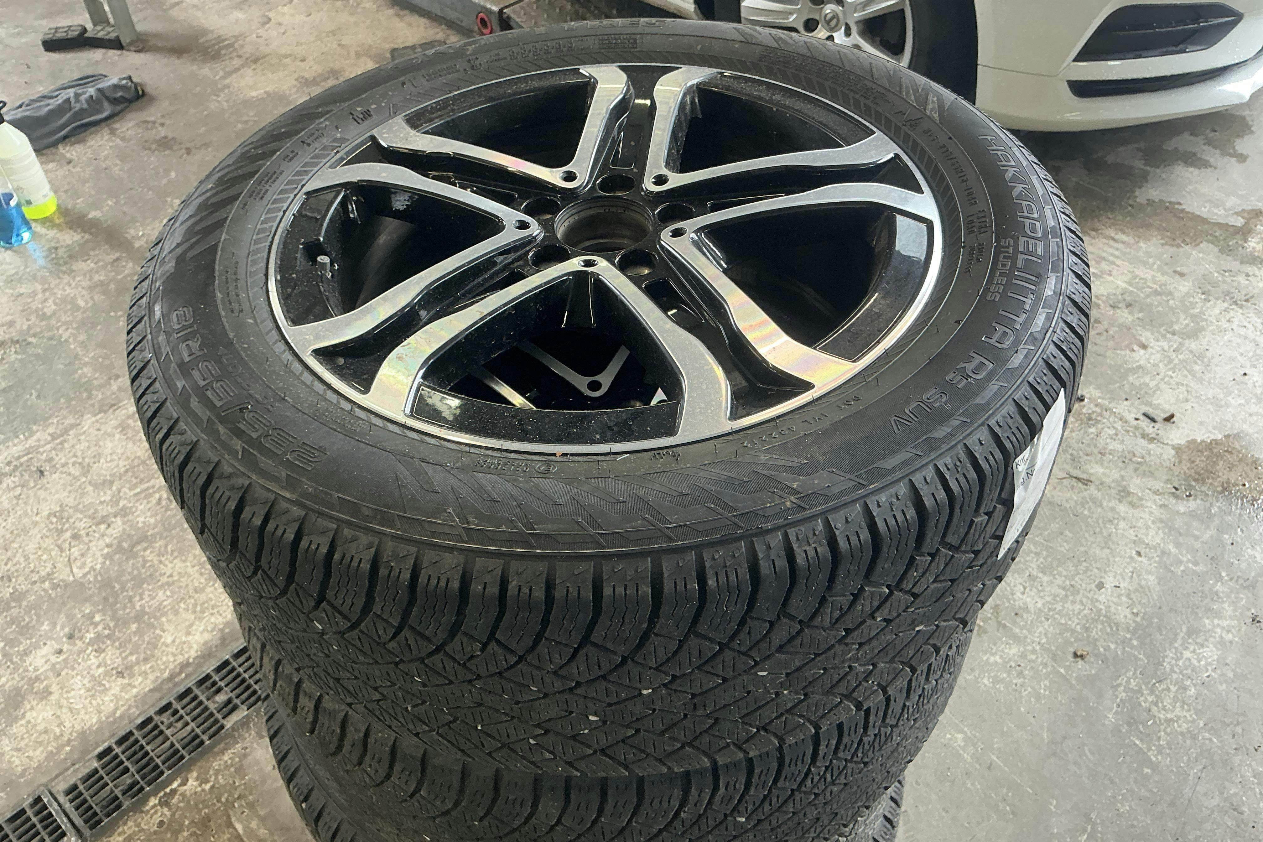 Vehicle Image 16