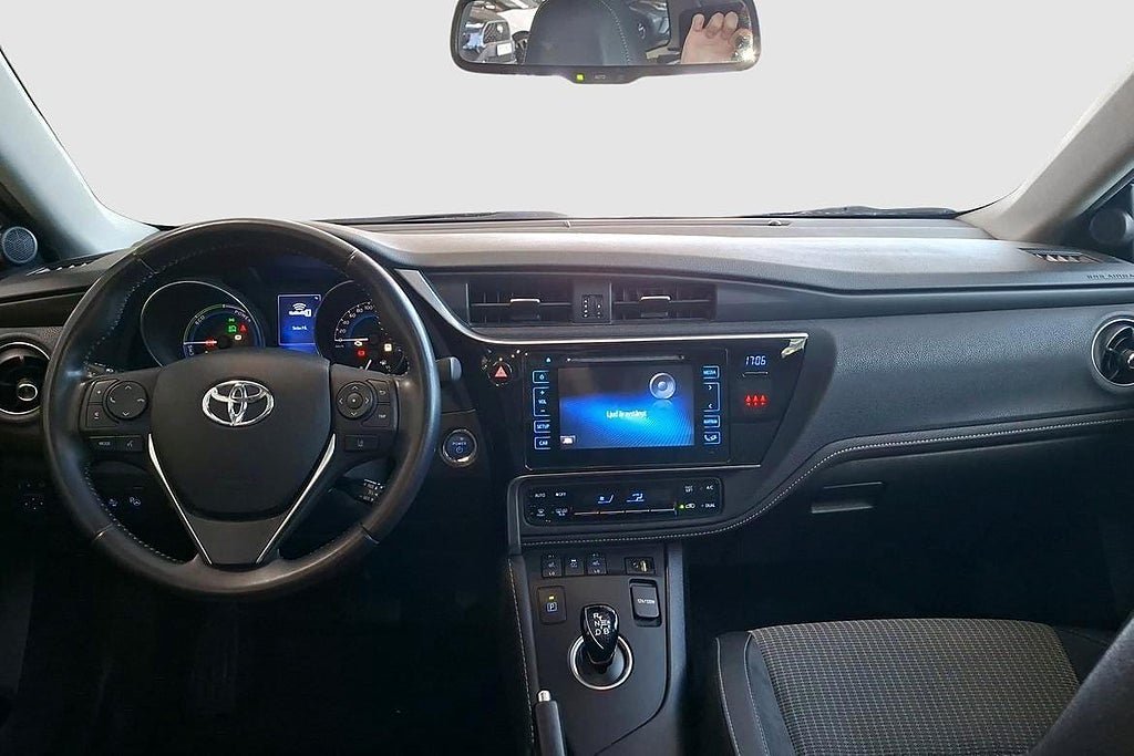 Vehicle Image 9