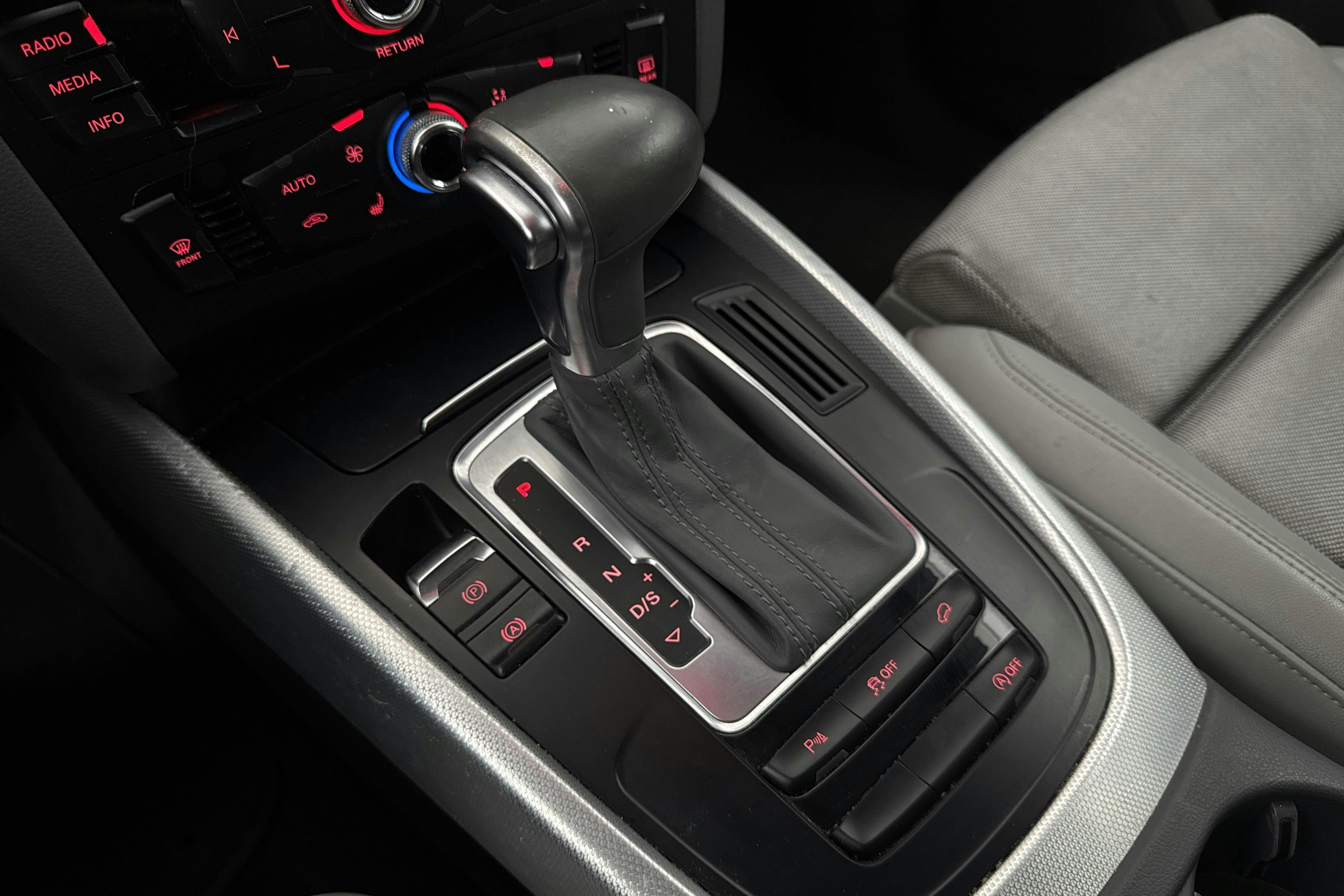 Vehicle Image 13