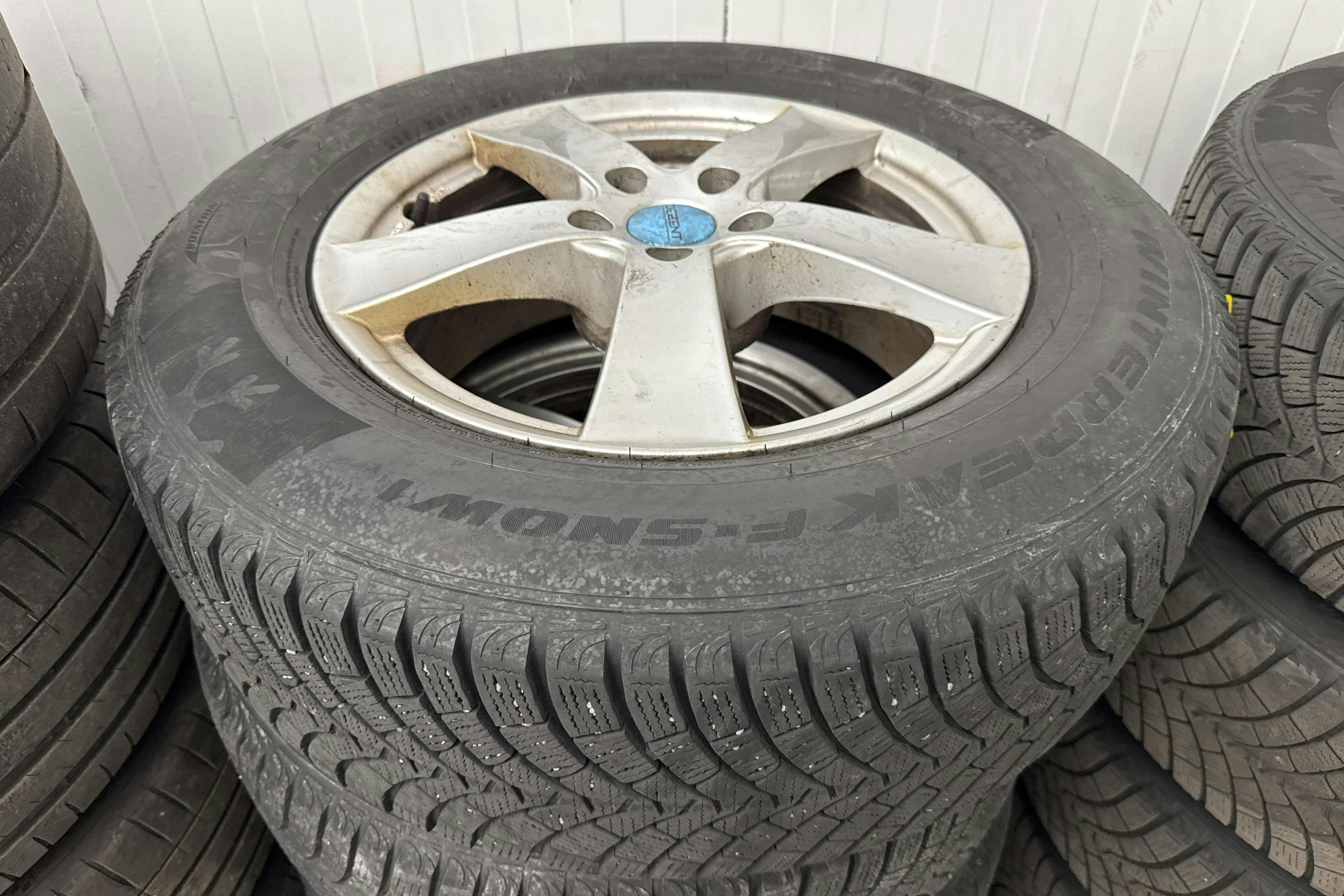 Vehicle Image 14