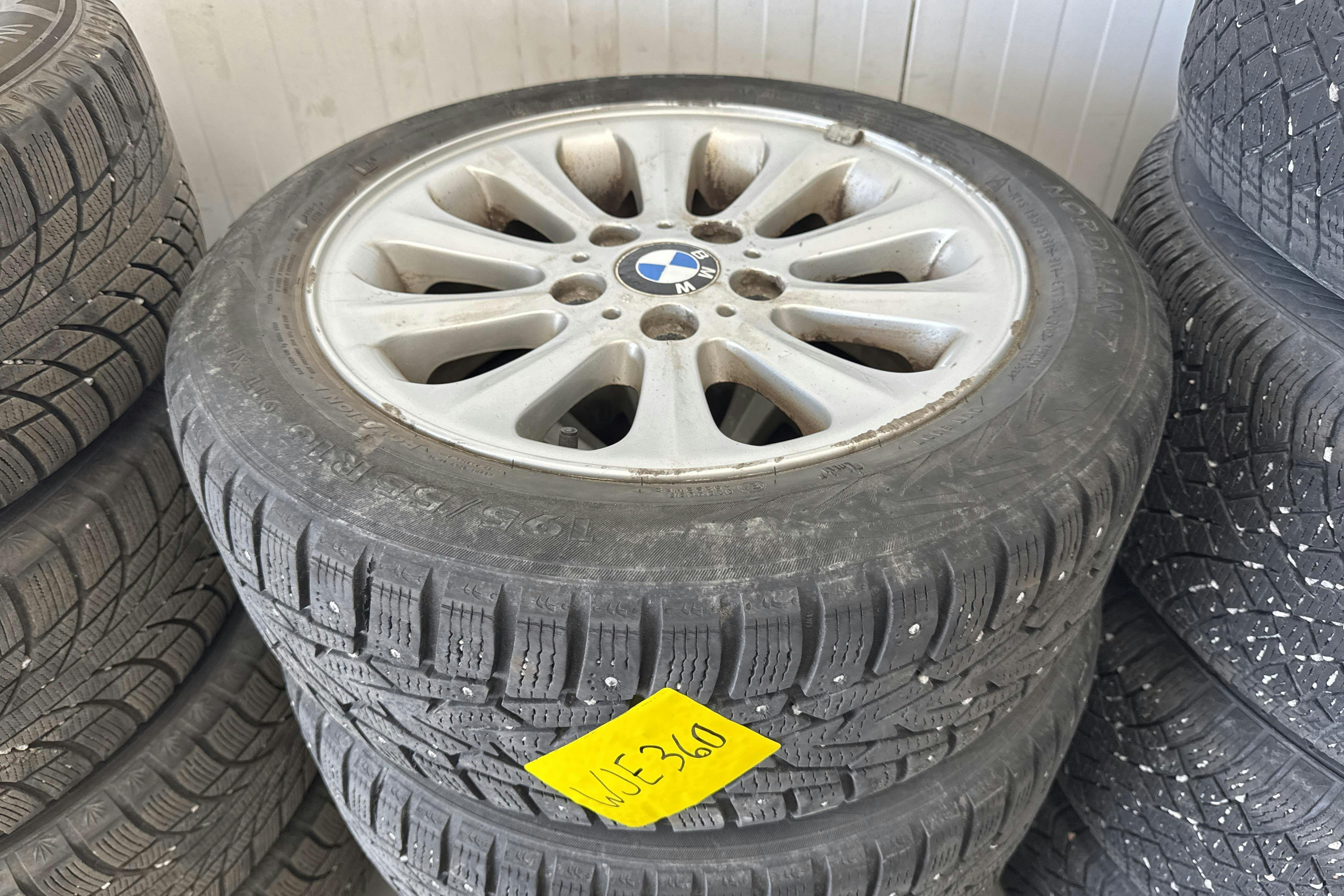 Vehicle Image 14