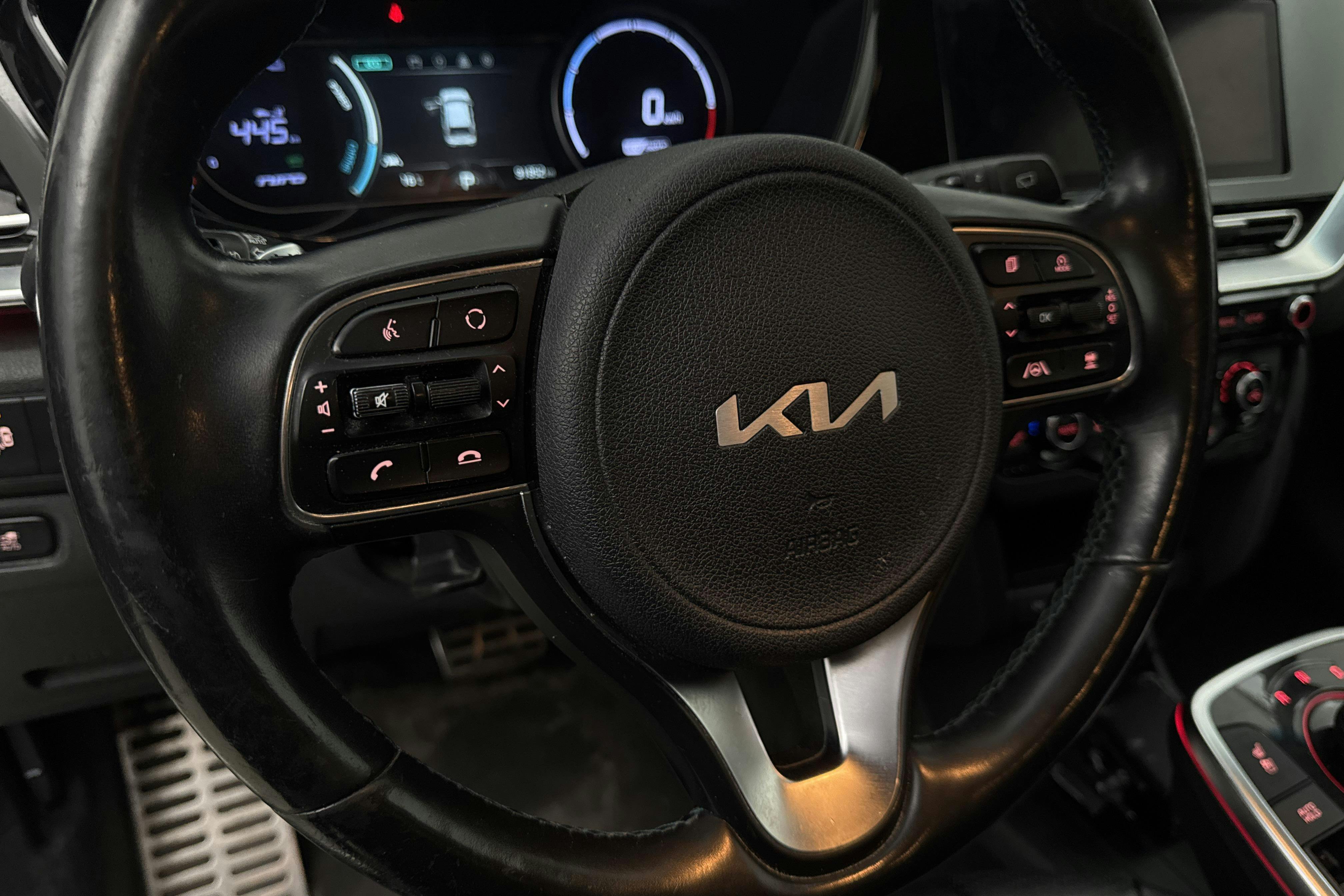 Vehicle Image 17