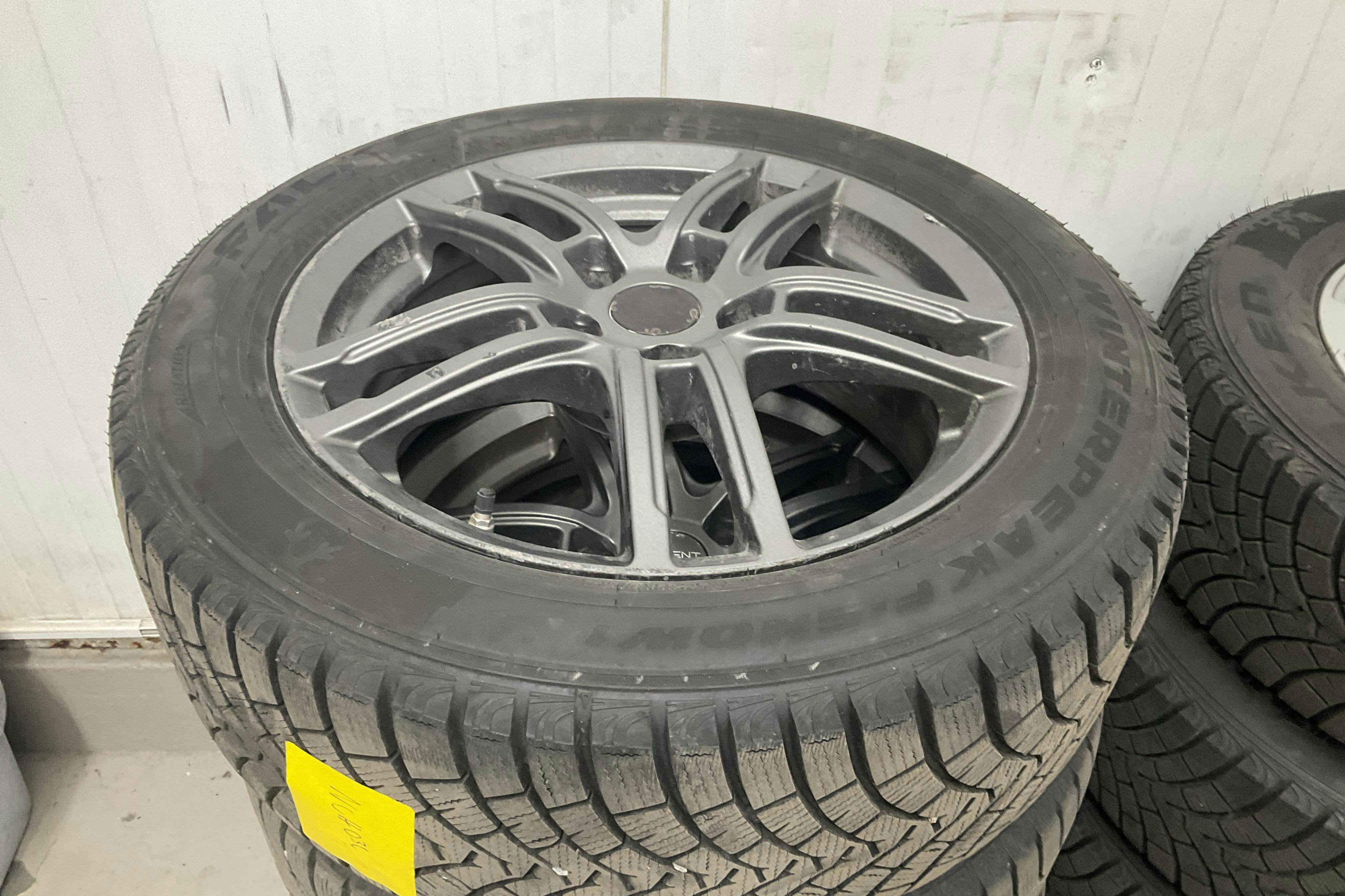 Vehicle Image 20
