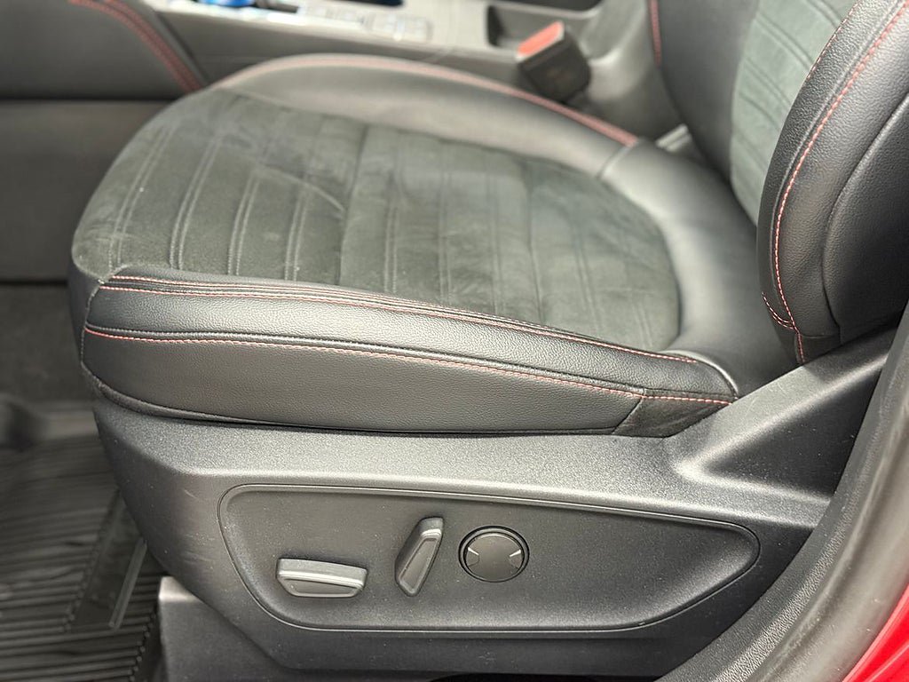 Vehicle Image 18