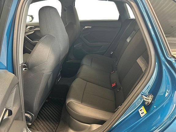 Vehicle Image 24