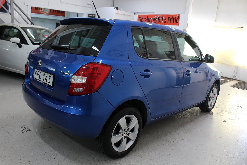 Vehicle Image 6