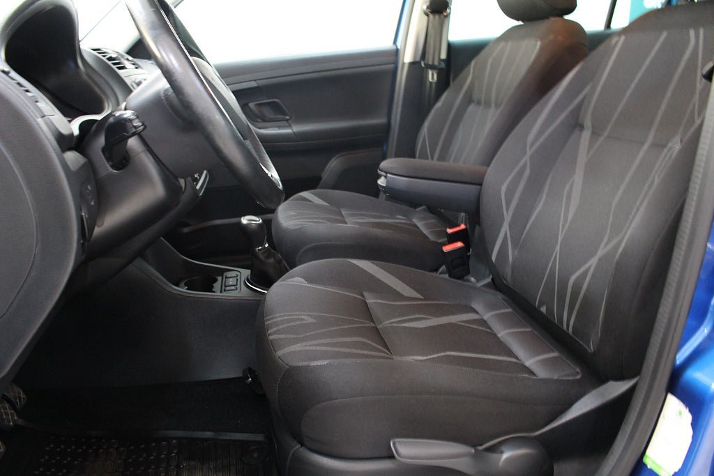 Vehicle Image 12