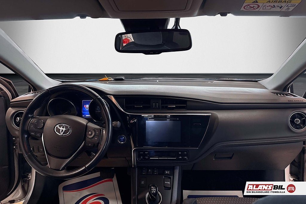 Vehicle Image 10