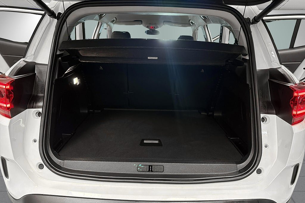 Vehicle Image 14