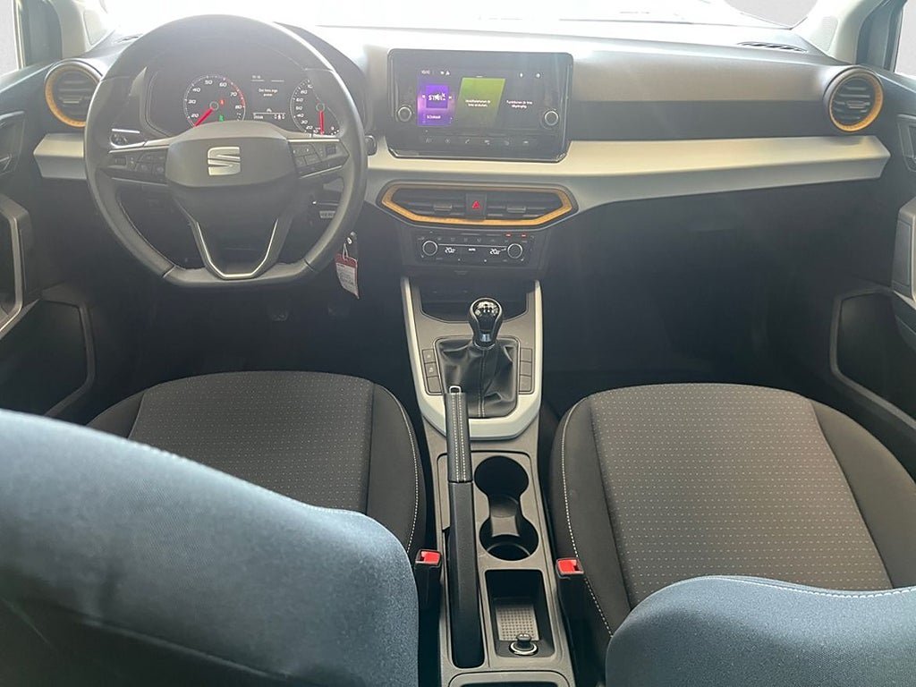 Vehicle Image 9