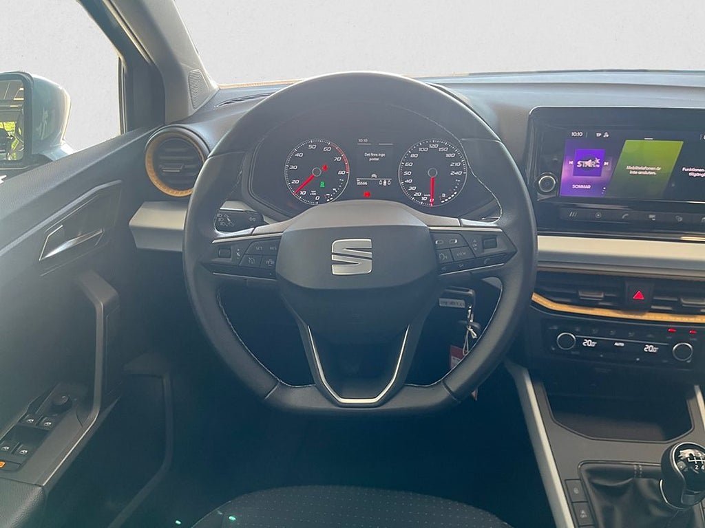 Vehicle Image 10