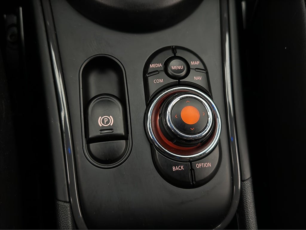 Vehicle Image 24