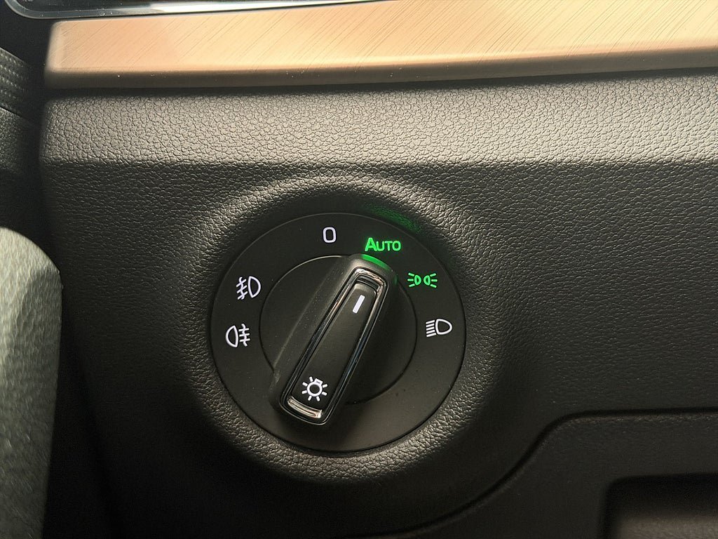 Vehicle Image 29