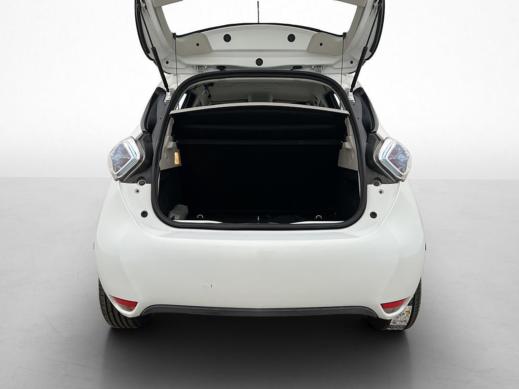 Vehicle Image 25