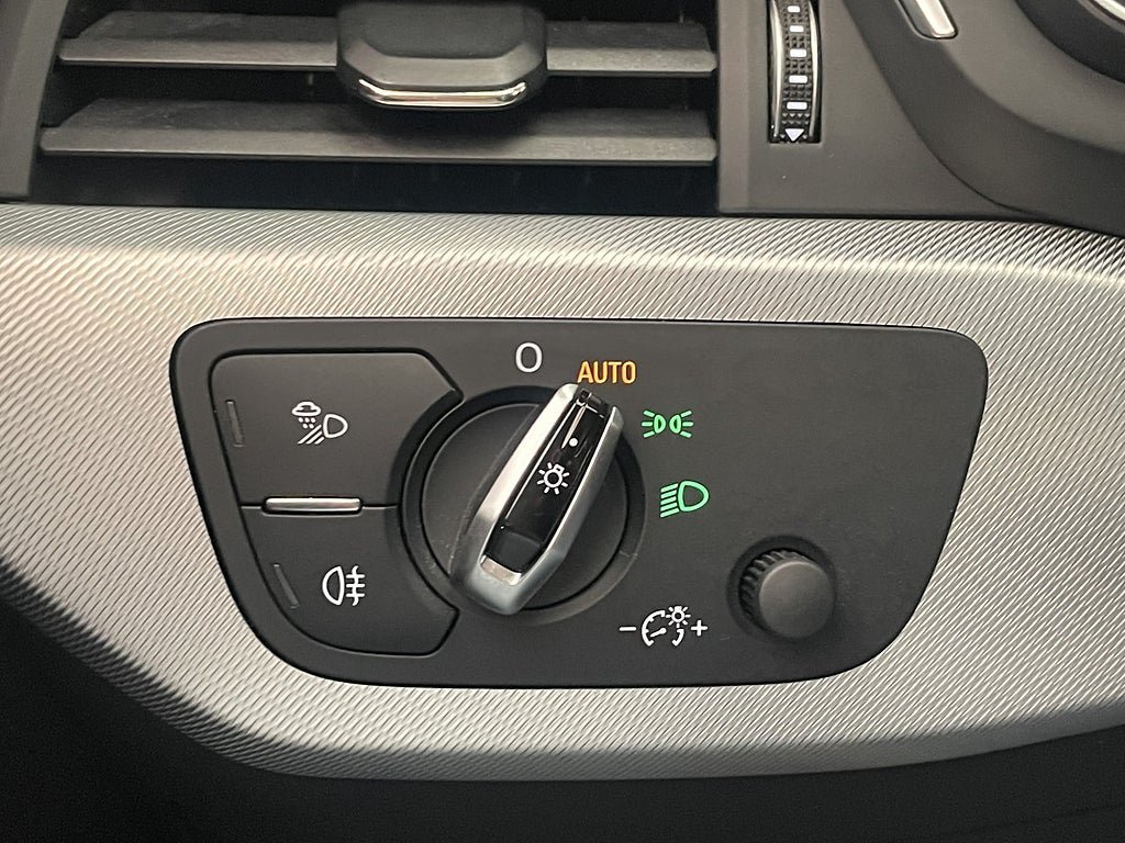 Vehicle Image 27
