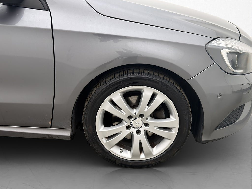 Vehicle Image 30