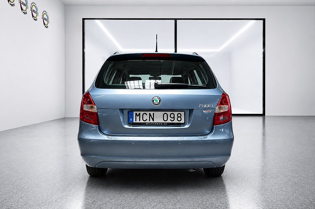 Vehicle Image 6